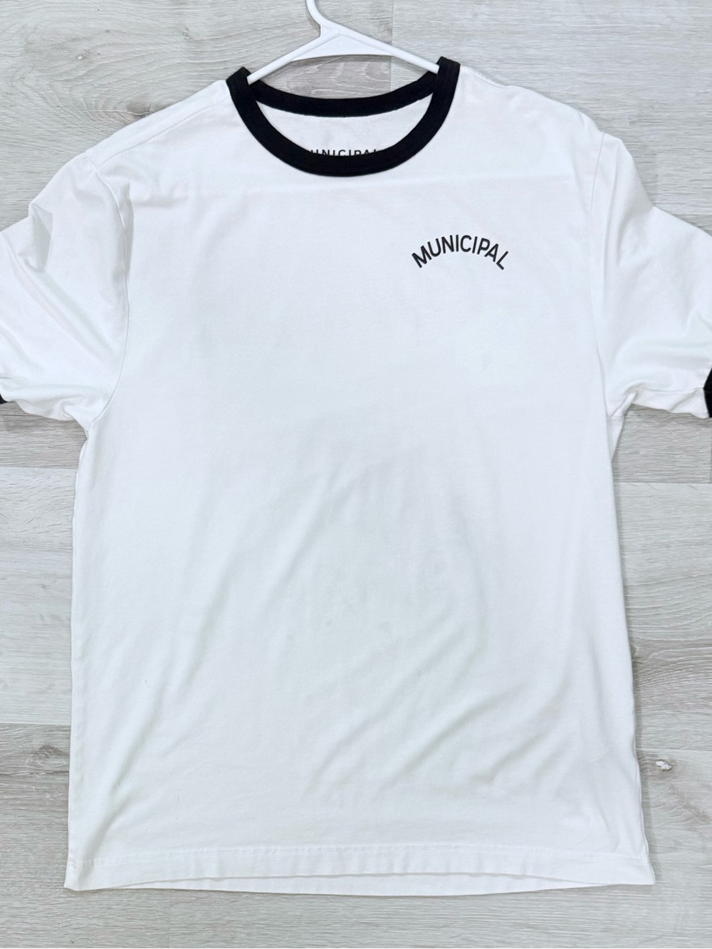 Municipal Sport Utility Gear - White Varsity Tee Men’s Small, NWOT, Excellent